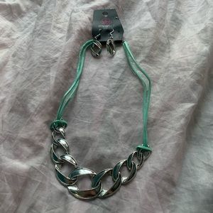 Paparazzi green and silver set